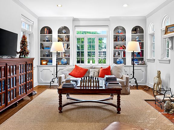 4th image of 3059 Kingston Pike
