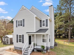 1113 Cotten Farm Dr, Fuquay Varina, NC 27526
