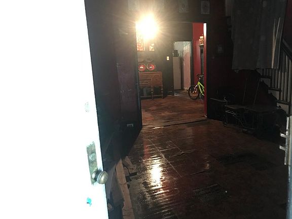 4th image of 411 W Wyoming Ave