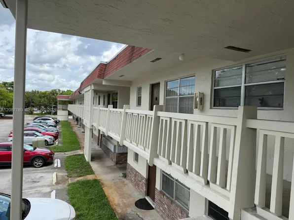 4169 SW 67th Ave APT 208, Davie, FL 33314