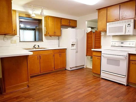 4th image of 7078 Claybeck Dr
