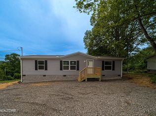 204 Hillside Dr, La Follette, TN 37766