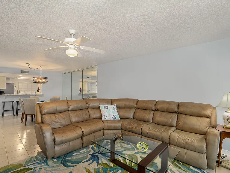 609 Shorewood Dr #203 — Photo 9