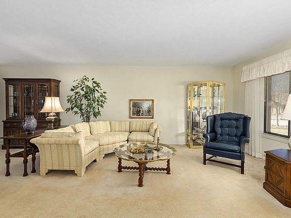 4th image of 480 Cherry Ln