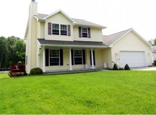 3238 Longview Ln, Suamico, WI 54173