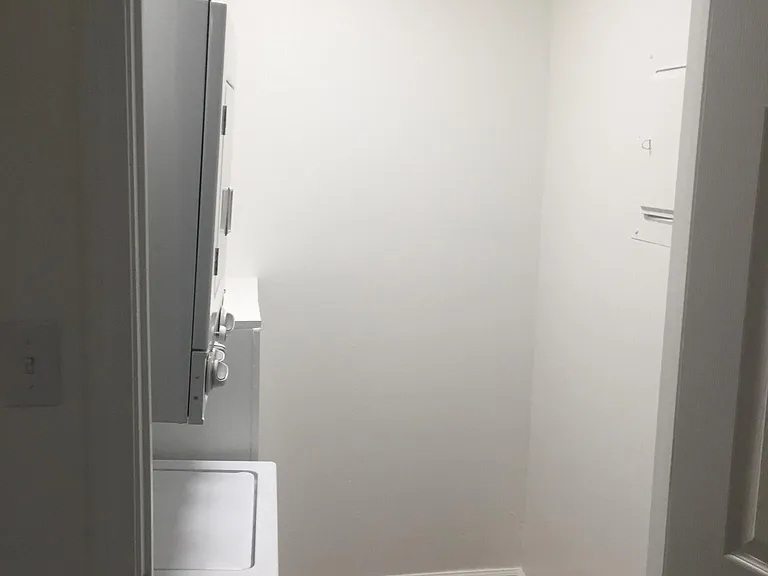 204 W Dorcus St #1 — Photo 10