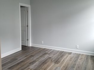 300 E Second St #F, Darien, GA 31305