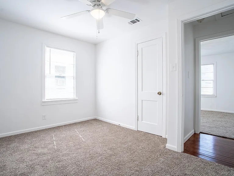 3323 W Clarendon Dr — Photo 9