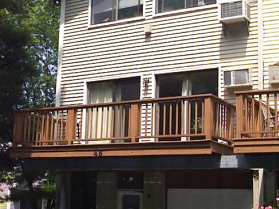 Garage/Deck