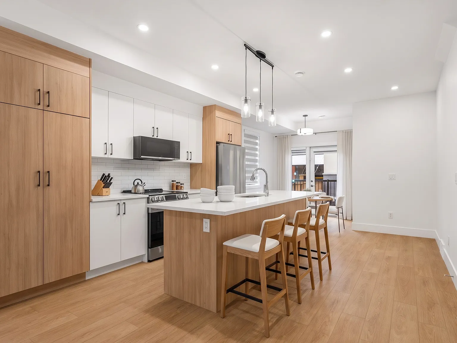 1735 28th St SW — Photo 4