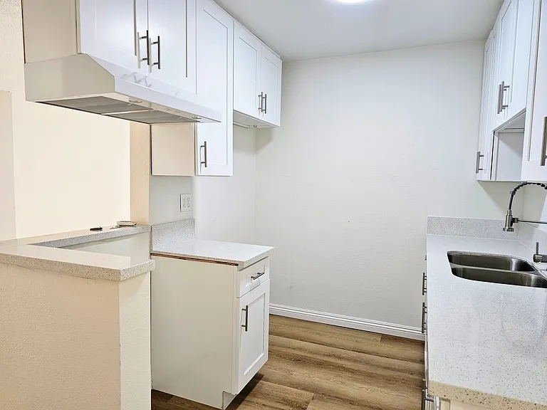 12511 Sunswept Ave #4 — Photo 4