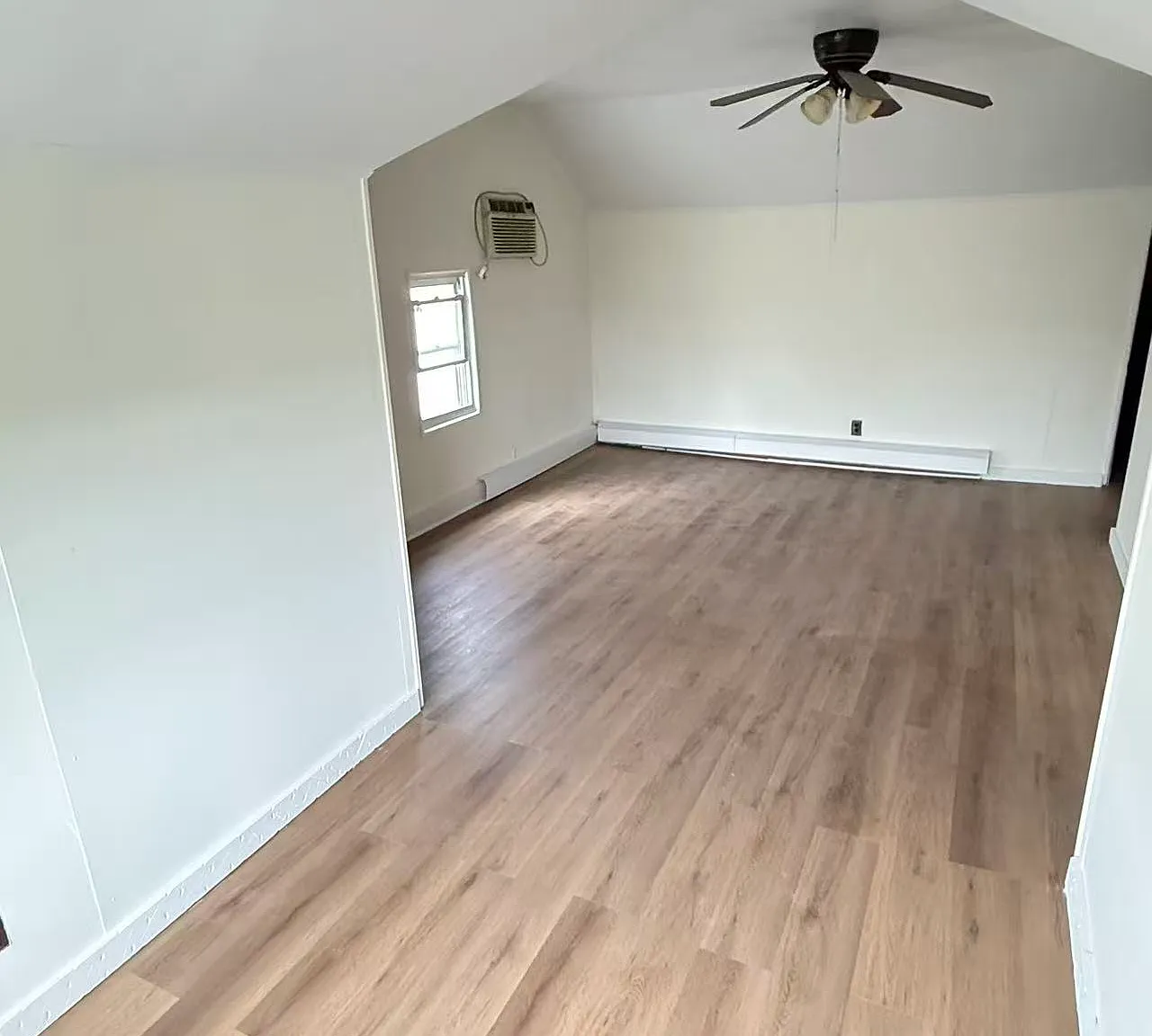 2 bed, 950 sqft, $2,500 — Photo 1