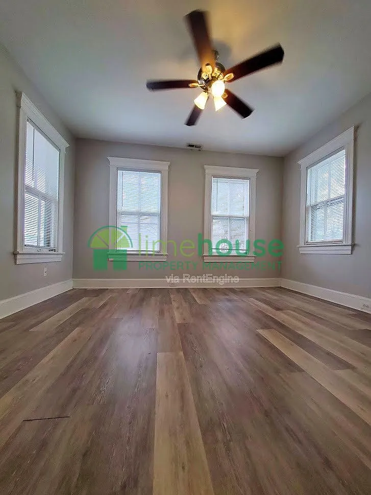 2 bed, 1.0 bath, 866 sqft, $1,185 — Photo 1