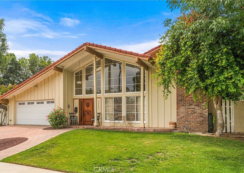 1st image of 25669 Bellerive Dr