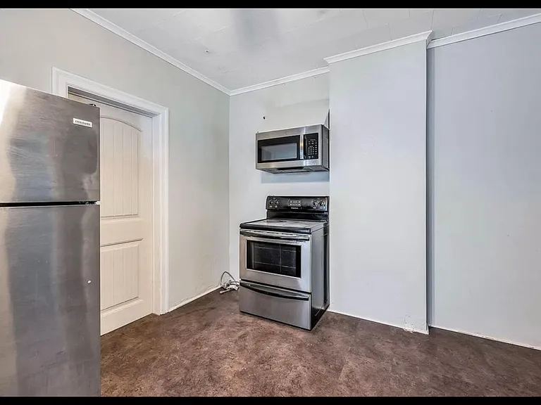 311 Chester St — Photo 21