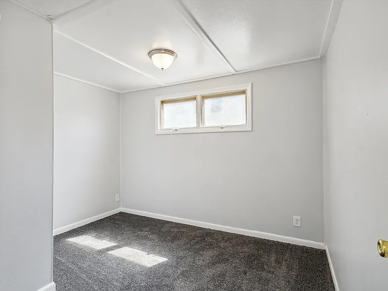 725 W Walnut St #725 — Photo 14