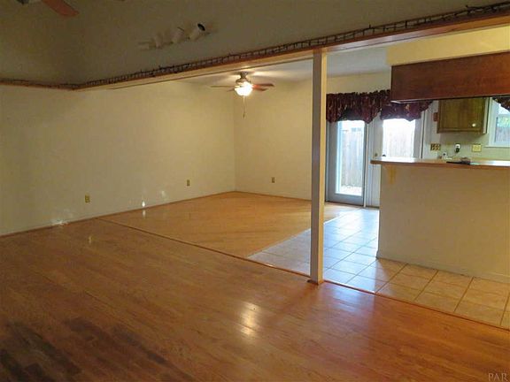 3rd image of 7011 Heather Oaks Dr