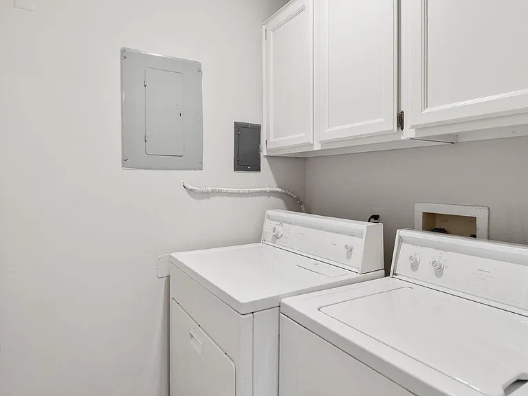 1645 Huntington Park #F — Photo 4