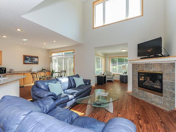 5th image of 610 Crane Creek Ln