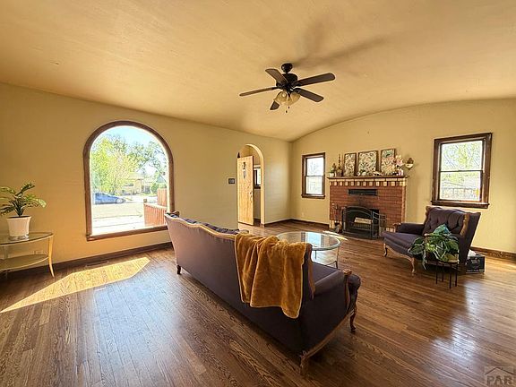 2nd image of 3007 Cascade Ave