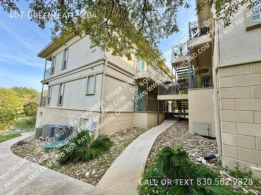 Lake Lbj Living In Horseshoe Bay: 1-Bedroom Upstairs Unit With Resort Amenities — Photo 2