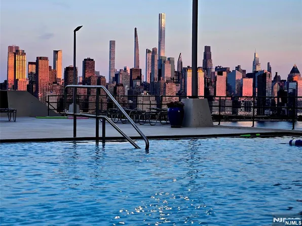 6600 Boulevard East #18K, West New York, NJ 07093