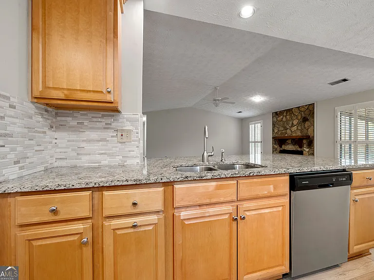 503 Waterwood Bnd — Photo 11