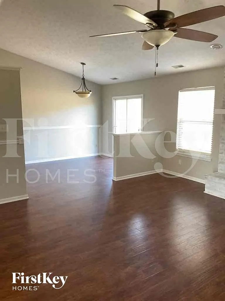 3 bed, 2.0 bath, 1418 sqft, $2,250 — Photo 3