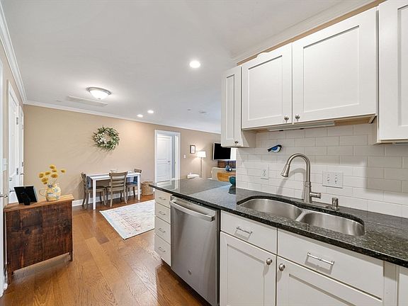 5th image of 10 Crowninshield St Unit 204