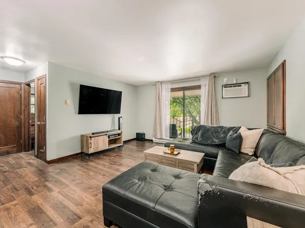 1675 South Coachlight DRIVE #A, New Berlin, WI 53151