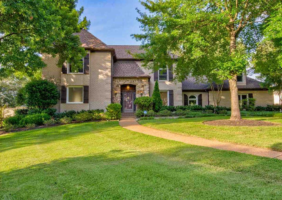 1st image of 10450 Levee Oaks N