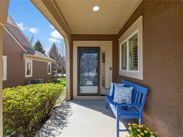 15702 Lowell Ln, Overland Park, KS 66223