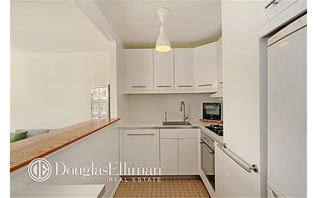 Rented by Douglas Elliman | media 9