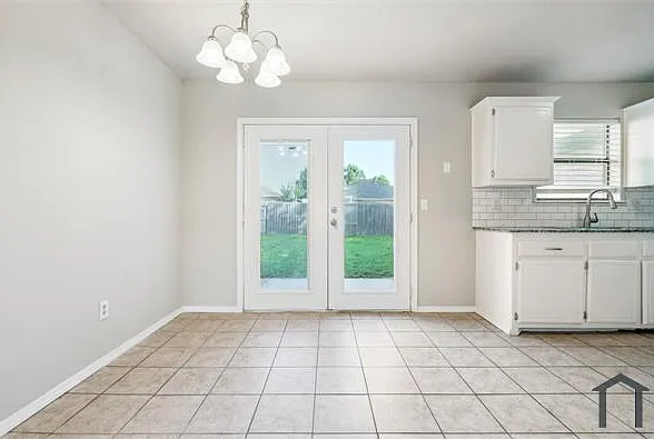 12225 SW 14th St — Photo 4