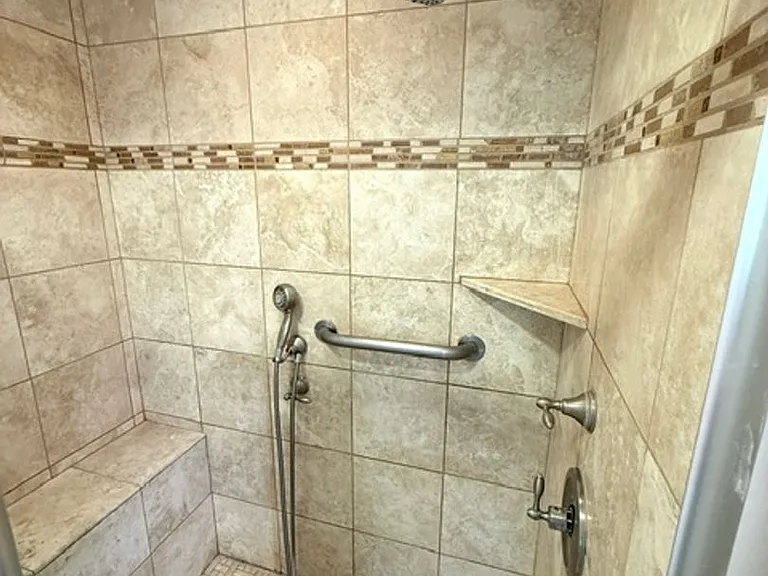 4907 Ocean View Blvd — Photo 13