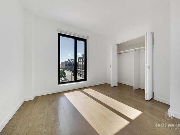 4th image of 11-39 49th Ave #509