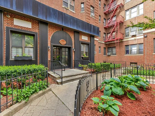 155-01 90th Ave APT 1U, Queens, NY 11432