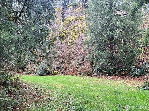 4th image of 15327 May Creek Road