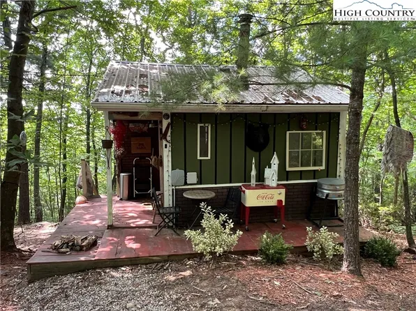 111 Shepherds Run, Purlear, NC 28665