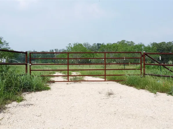 4177 Old Colony Line Rd, Lockhart, TX 78644