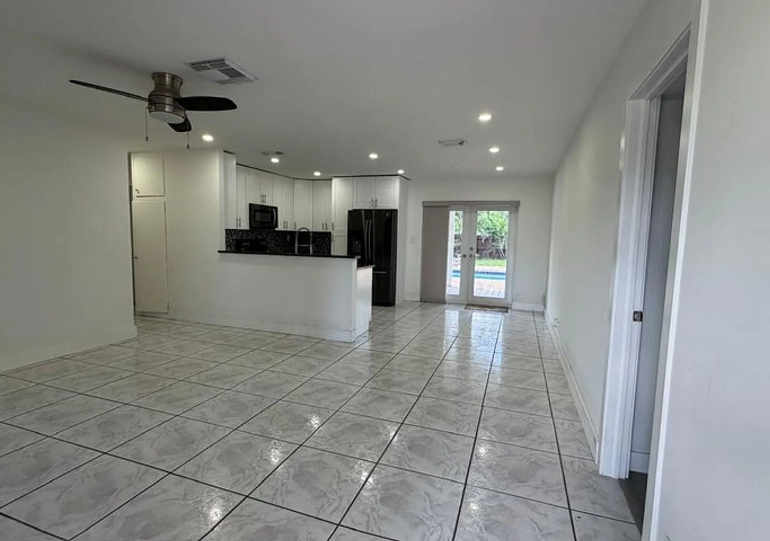 630 NE 23RD Court, Pompano Beach, FL 33064 - 5505 — Photo 4