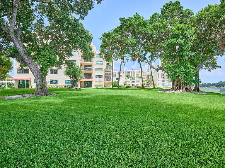 374 Golfview Rd #106 — Photo 61