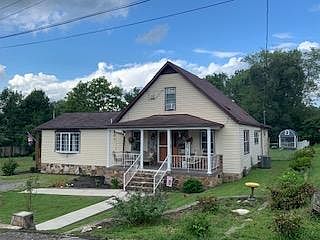 1st image of 304 Lee St