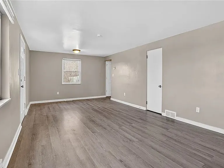 8030 Lincoln Rd — Photo 12