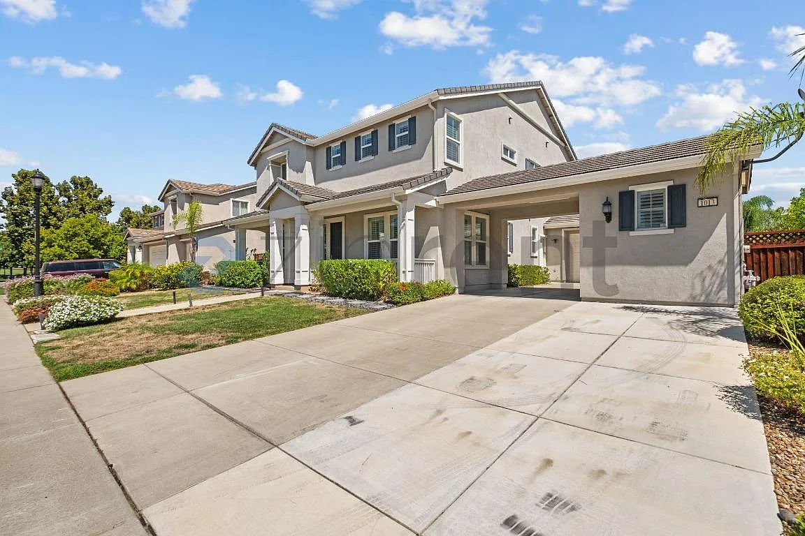 5 bed, 3747 sqft, $4,800 — Photo 3