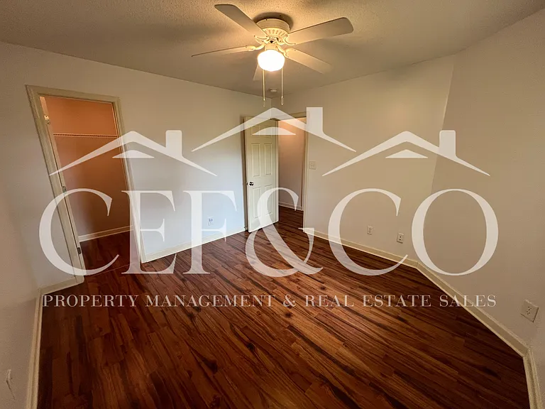 527 Victoria Manor Dr — Photo 6