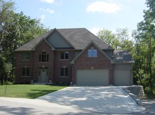 38W725 Sunset Dr, St Charles, IL 60175