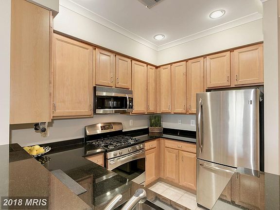 5th image of 2220 Fairfax Dr #Penthouse 12