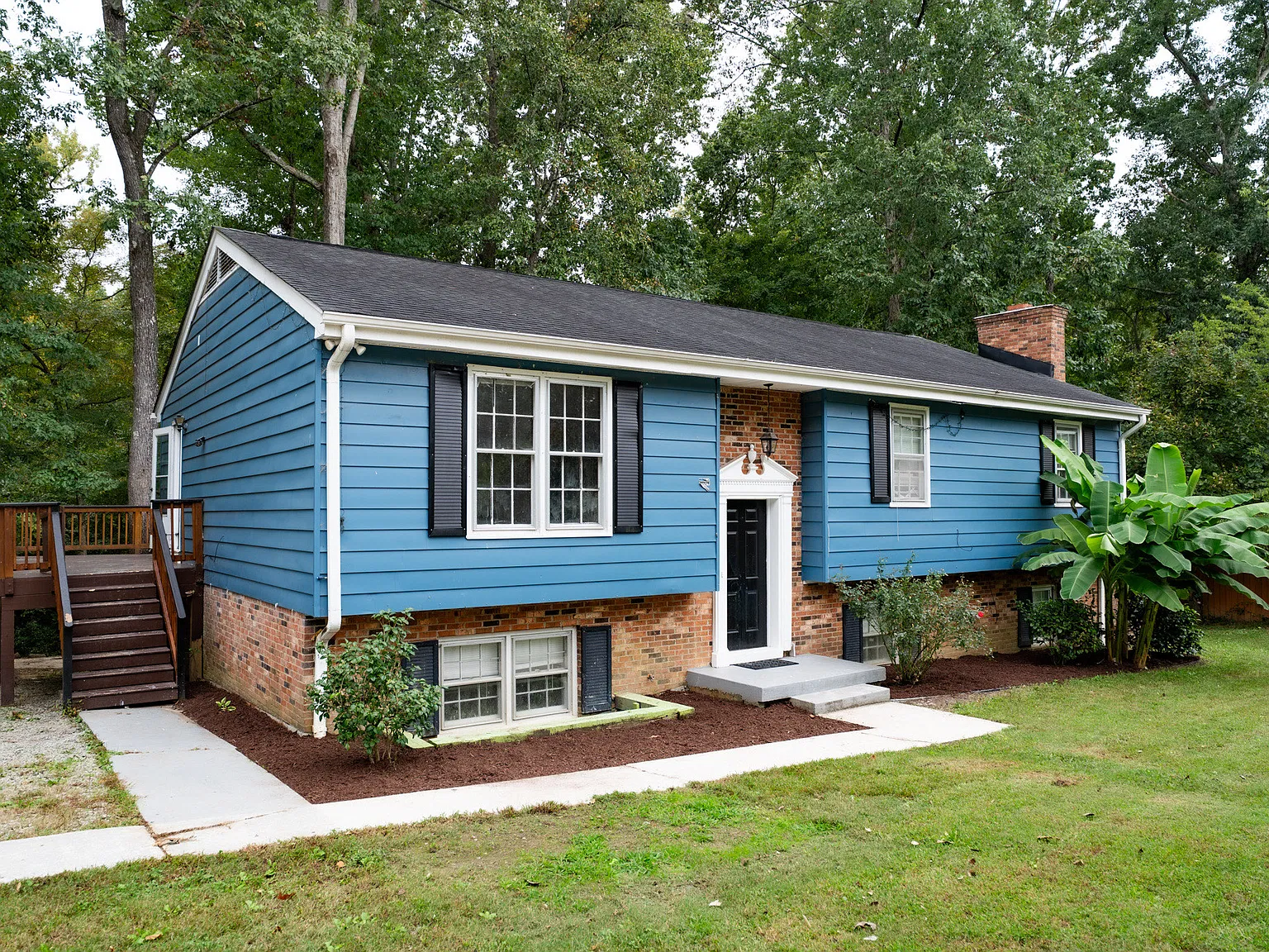 5 bed, 2784 sqft, $2,500 — Photo 1
