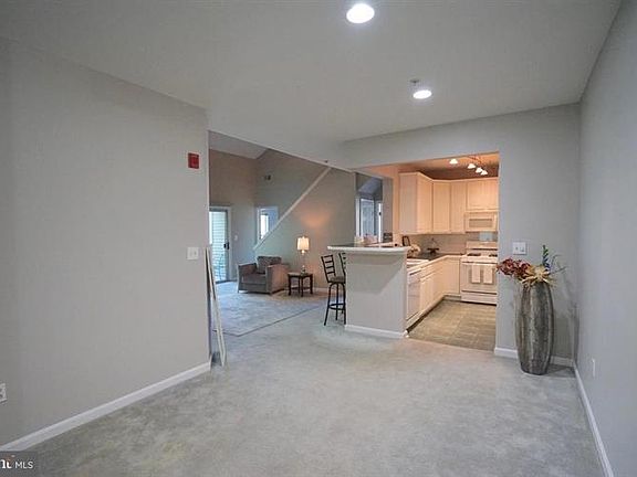 5th image of 11318 Westbrook Mill Ln Unit 303